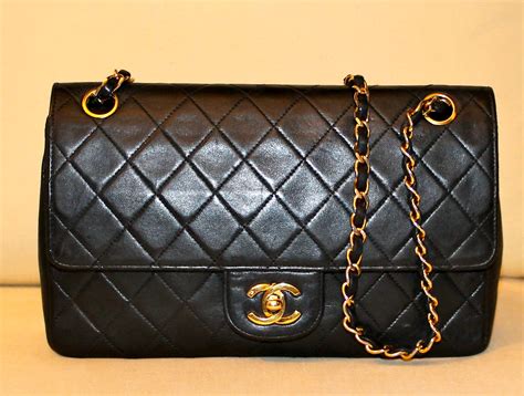 borsa chanel nera e oro|moda chanel borse.